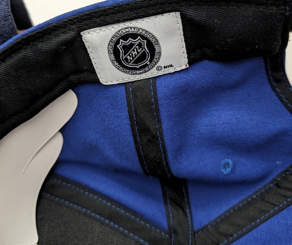 NWOT. NEW YORK ISLANDERS HOCKEY TEAM BASEBALL CAP. ADJUSTABLE. - Picture 4 of 8